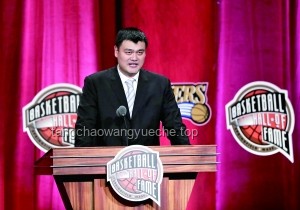 姚明选择之困：青春再现与财富清零的体育行业深思